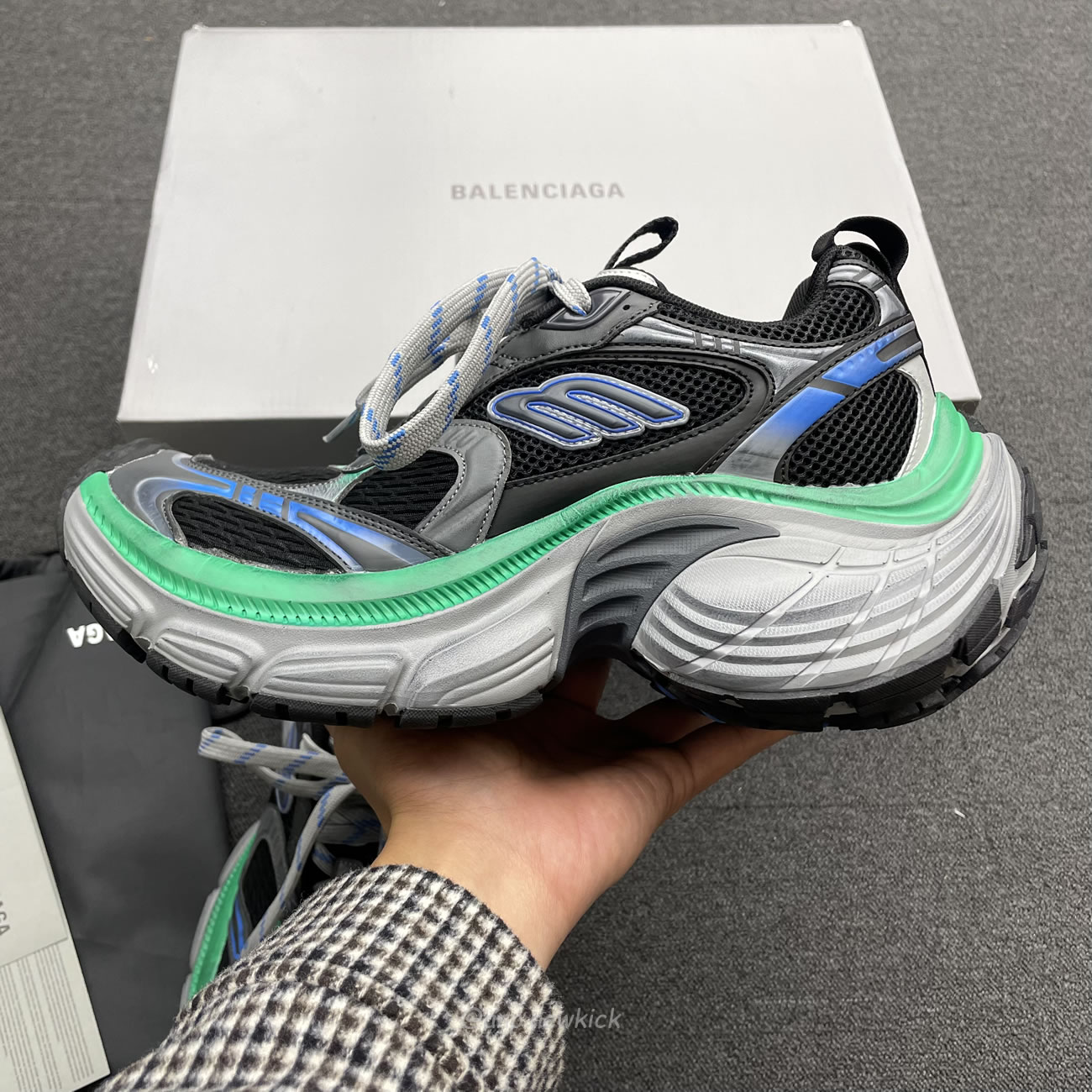 Balenciaga Fall 2024 10xl Mesh Tpu Grey Green 784344 W2mv2 1143 (2) - newkick.app